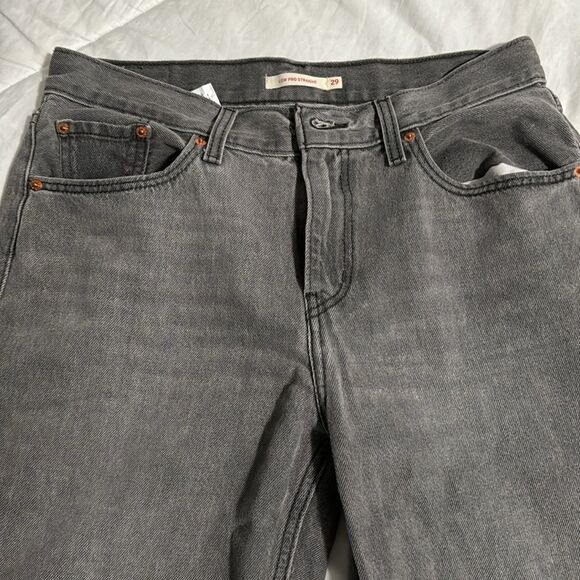 NWOT Levi’s Low Pro Women’s Jeans - Worn In Light Gray 29 - Picture 4 of 12